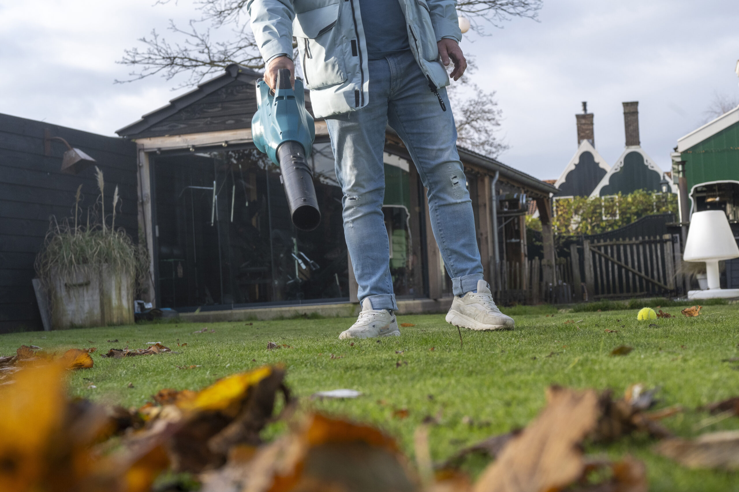Spray Glue For Mulch Flower Bed Preparation